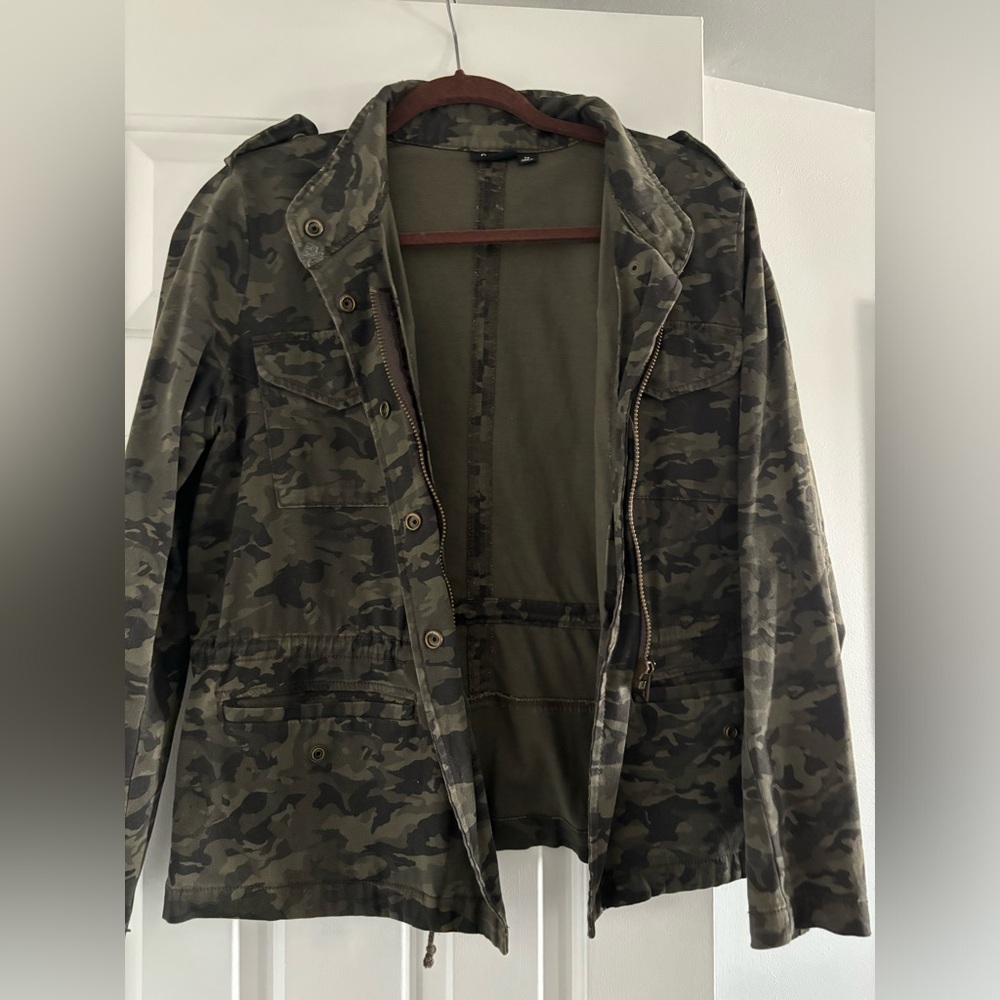 Women’s camouflage jacket